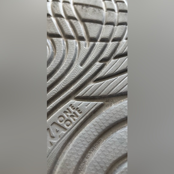 Hoka One One Black Contoured Flip-Flops - Picture 4 of 4